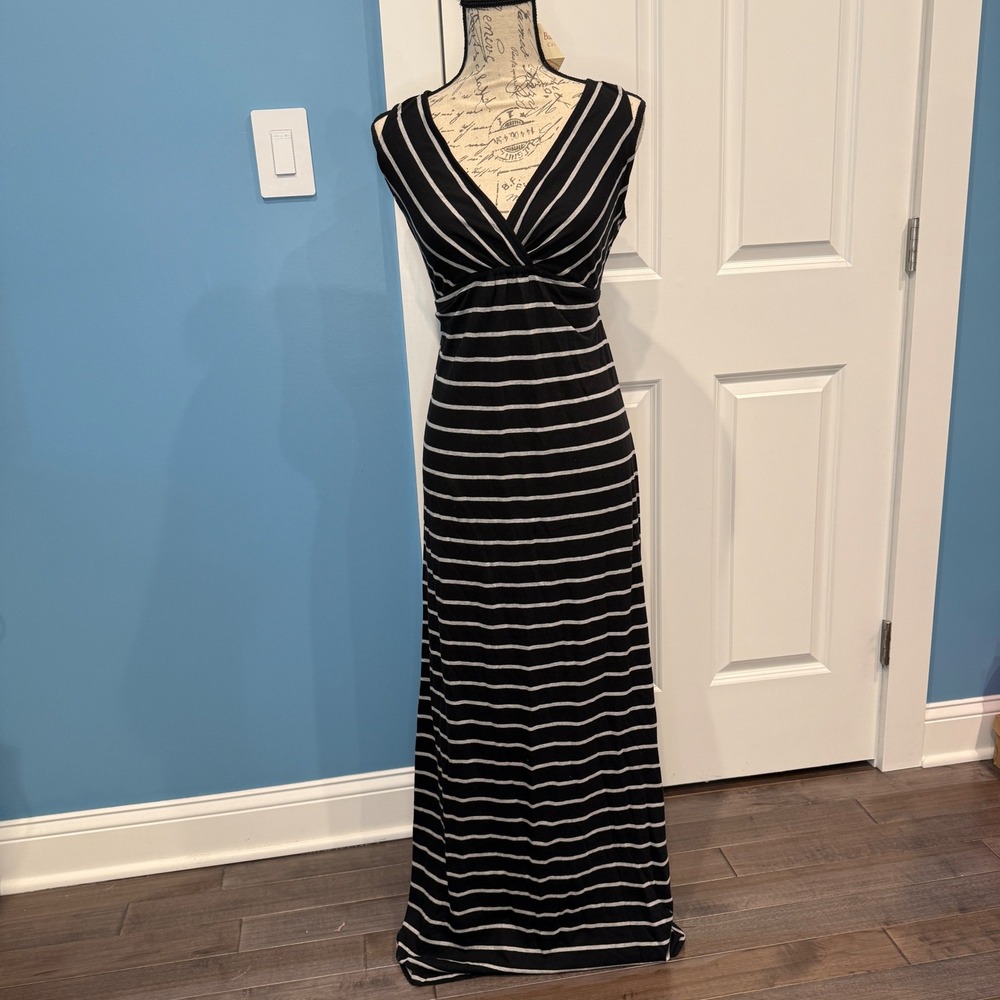 Oh‎ Baby by Motherhood Striped Maternity Maxi Dress Black Grey V-Neck Size Small